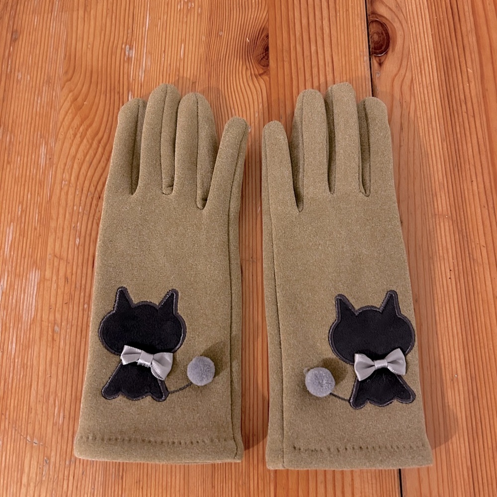 Winter Fashion Gloves with Kitten